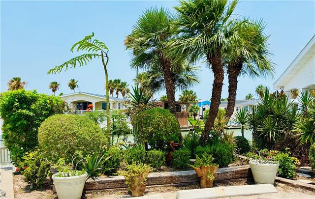 842 W Oyster Drive, Port Isabel, TX 78578
