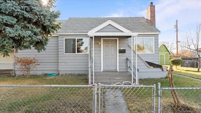720 W Sylvester Street, Pasco, WA 99301