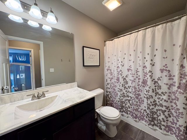 3542 NE Winding Trail Drive, Ankeny, IA 50021