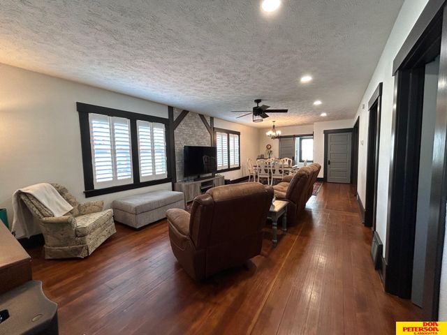 619 S 13 Street, Tekamah, NE 68061