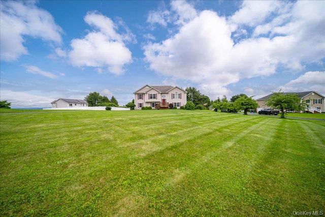 5 Sunrise Drive, Milton, NY 12547