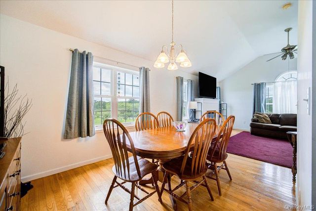 5 Sunrise Drive, Milton, NY 12547
