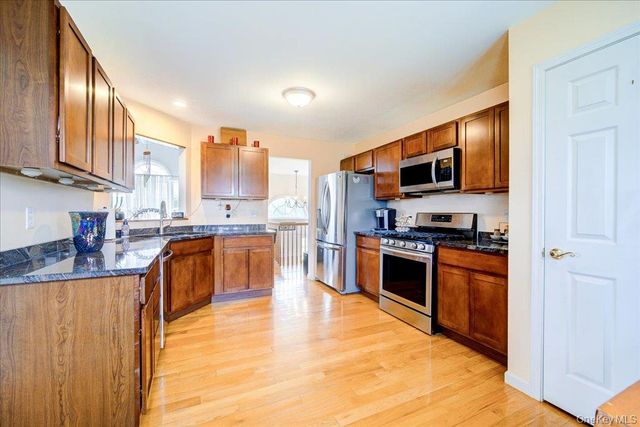 5 Sunrise Drive, Milton, NY 12547