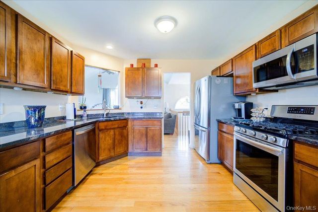 5 Sunrise Drive, Milton, NY 12547