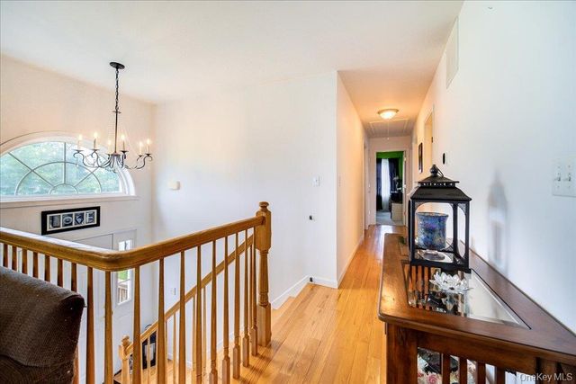 5 Sunrise Drive, Milton, NY 12547