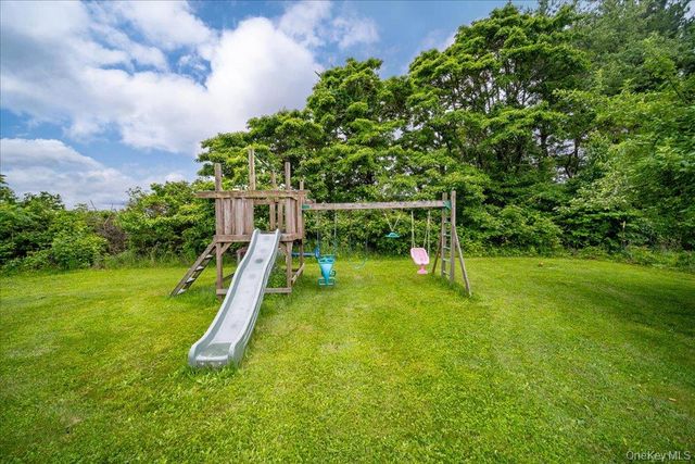 5 Sunrise Drive, Milton, NY 12547