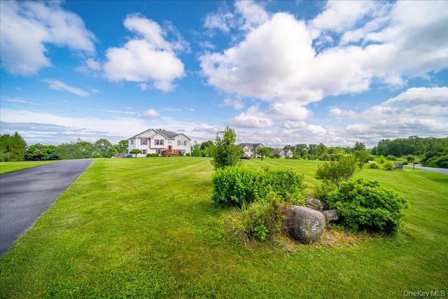 5 Sunrise Drive, Milton, NY 12547
