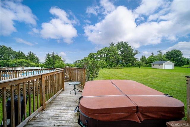 5 Sunrise Drive, Milton, NY 12547