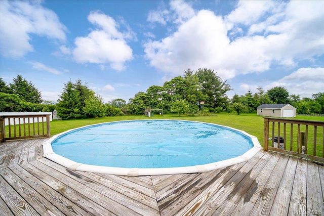 5 Sunrise Drive, Milton, NY 12547