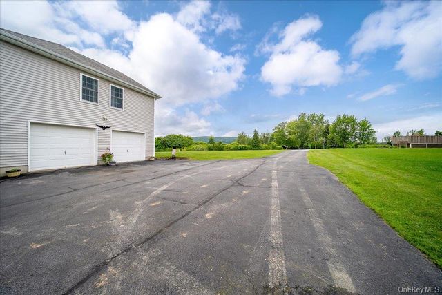 5 Sunrise Drive, Milton, NY 12547