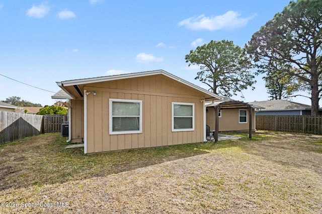 1070 Lee Avenue NW, Melbourne, FL 32907