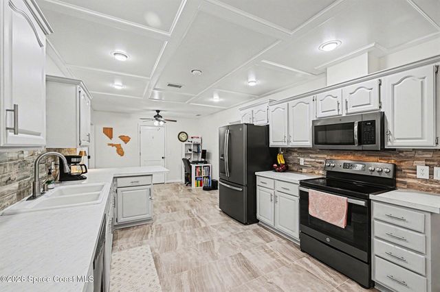 1070 Lee Avenue NW, Melbourne, FL 32907