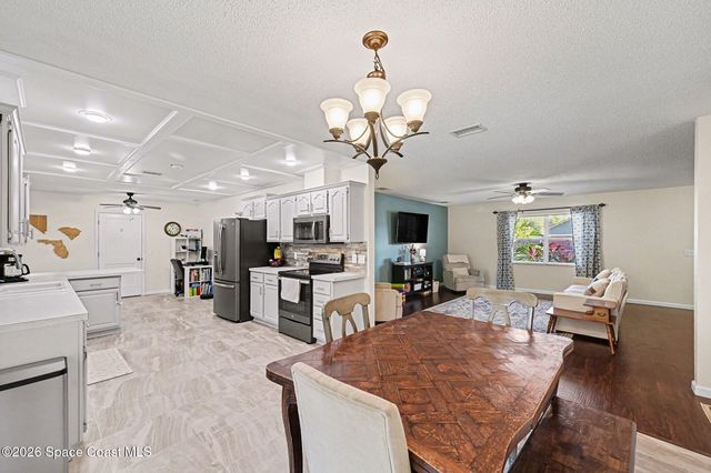 1070 Lee Avenue NW, Melbourne, FL 32907