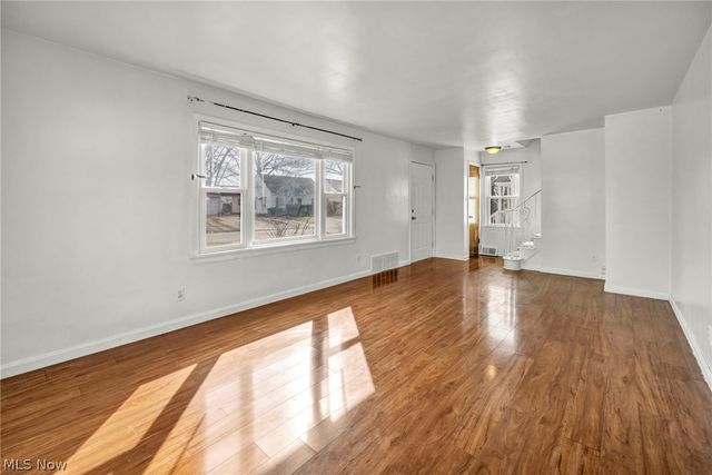 1931 Byrd Avenue, Cuyahoga Falls, OH 44223