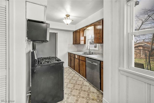 1931 Byrd Avenue, Cuyahoga Falls, OH 44223