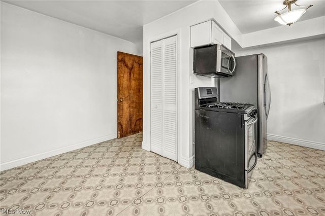 1931 Byrd Avenue, Cuyahoga Falls, OH 44223