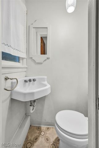 1931 Byrd Avenue, Cuyahoga Falls, OH 44223