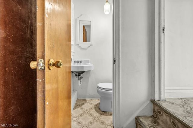 1931 Byrd Avenue, Cuyahoga Falls, OH 44223