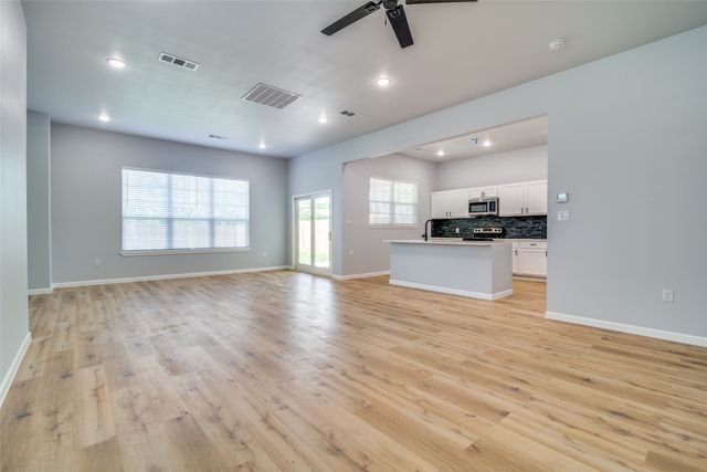 1321 Fletcher Street, Dallas, TX 75223