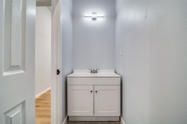 1321 Fletcher Street, Dallas, TX 75223