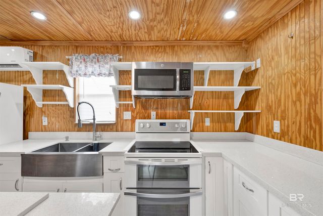 516 Elberta Loop, Lillian, AL 36549