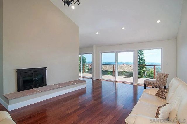 5415 Thunderbird, La Jolla, CA 92037