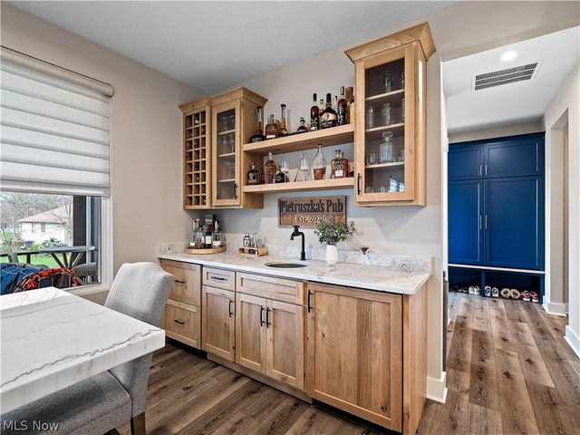 10134 Rosalee Lane, Strongsville, OH 44136