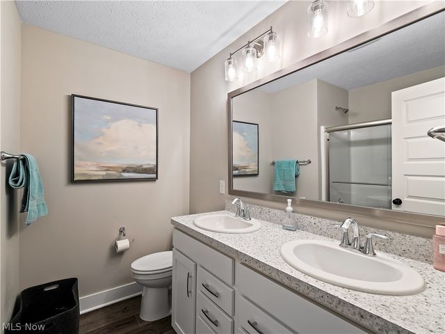 10134 Rosalee Lane, Strongsville, OH 44136