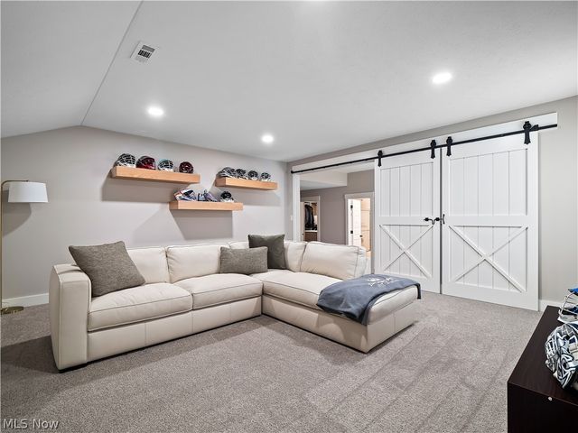 10134 Rosalee Lane, Strongsville, OH 44136