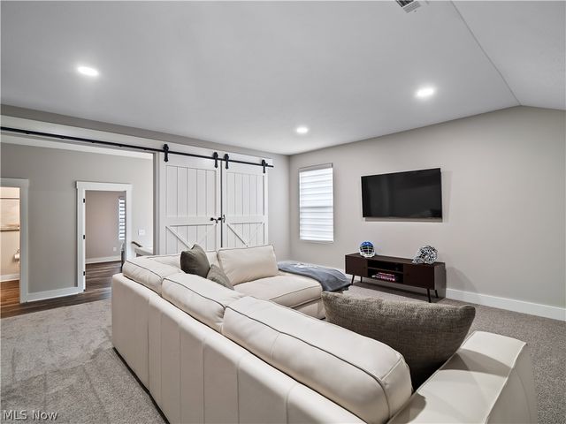 10134 Rosalee Lane, Strongsville, OH 44136