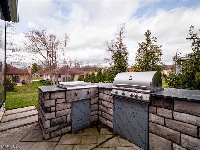 10134 Rosalee Lane, Strongsville, OH 44136