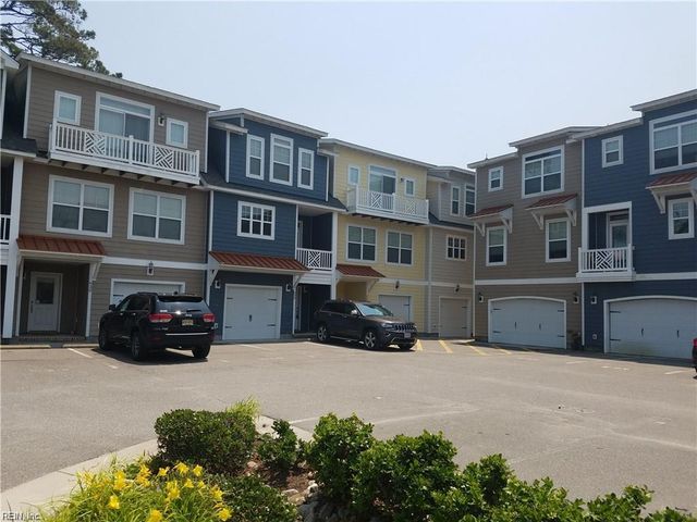 624 Foster LN, Virginia Beach, VA 23451