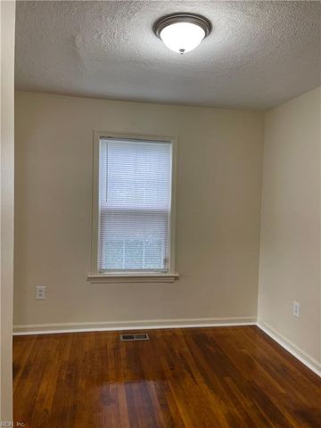 918 13th ST, Newport News, VA 23607