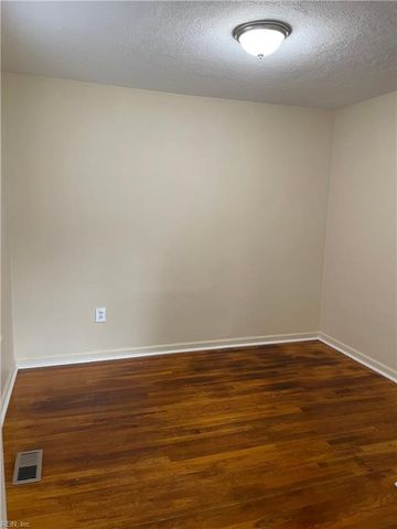 918 13th ST, Newport News, VA 23607