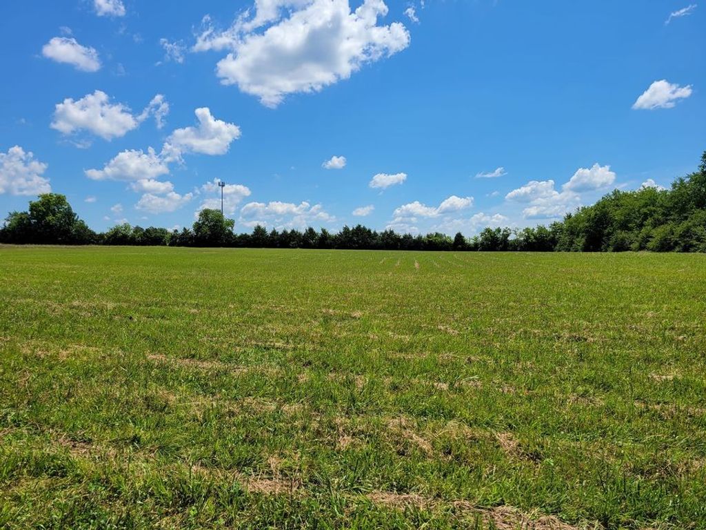 11 Gregory Mill Rd, Shelbyville, TN 37160