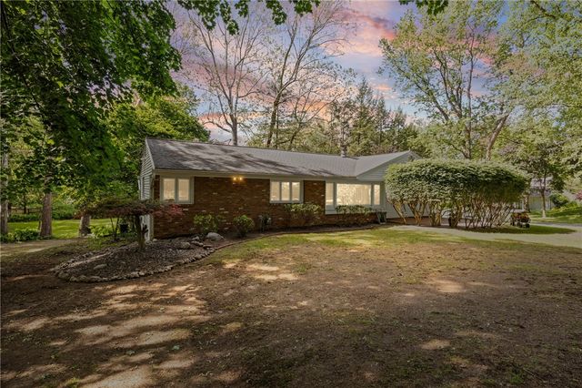 2 Red Fox Run, Perinton, NY 14534