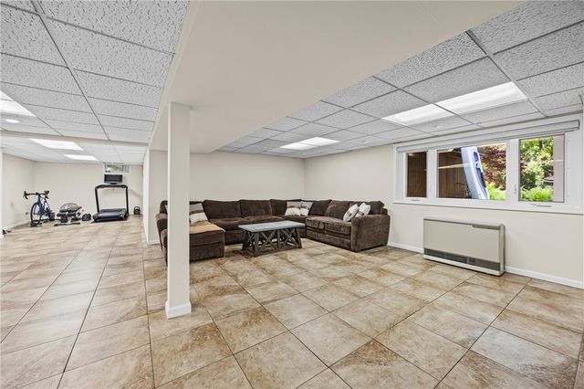 2 Red Fox Run, Perinton, NY 14534