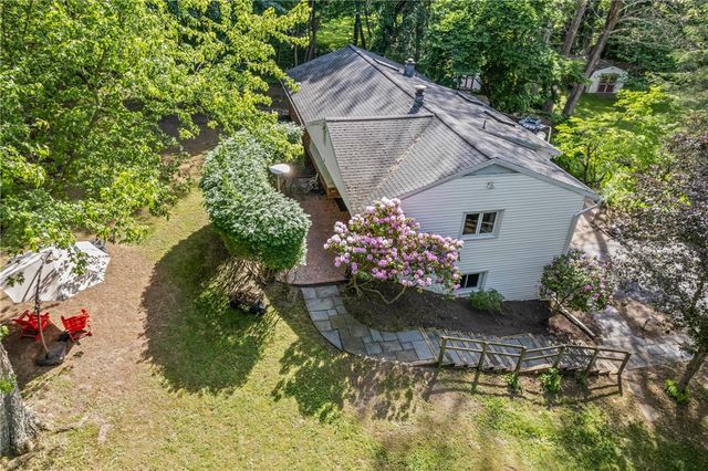 2 Red Fox Run, Perinton, NY 14534