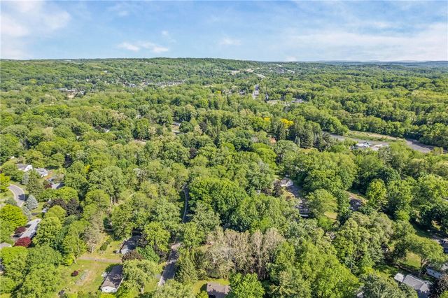 2 Red Fox Run, Perinton, NY 14534