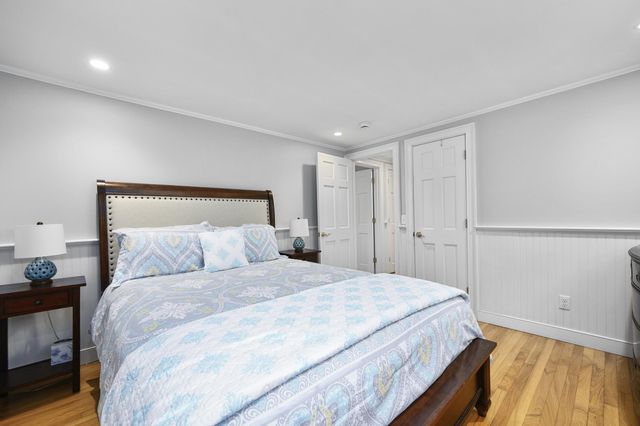 77 Robbins Street, Osterville, MA 02655