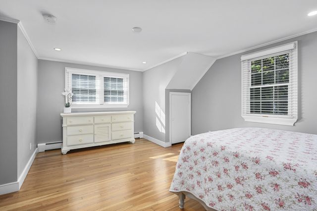 77 Robbins Street, Osterville, MA 02655