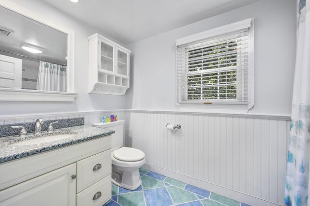 77 Robbins Street, Osterville, MA 02655