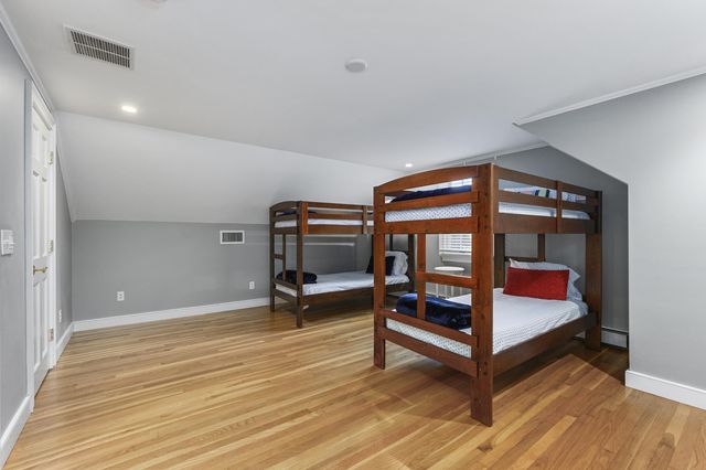 77 Robbins Street, Osterville, MA 02655