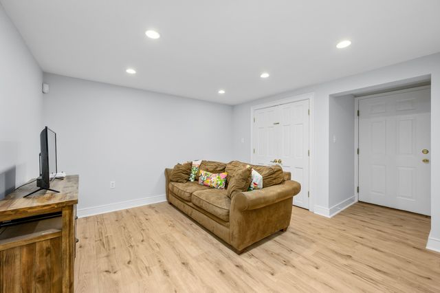 77 Robbins Street, Osterville, MA 02655