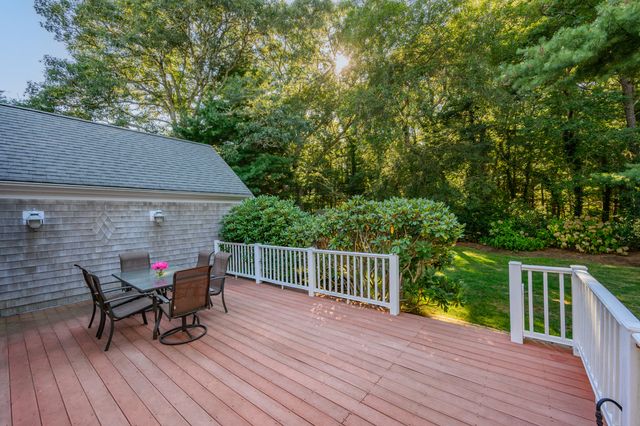 77 Robbins Street, Osterville, MA 02655