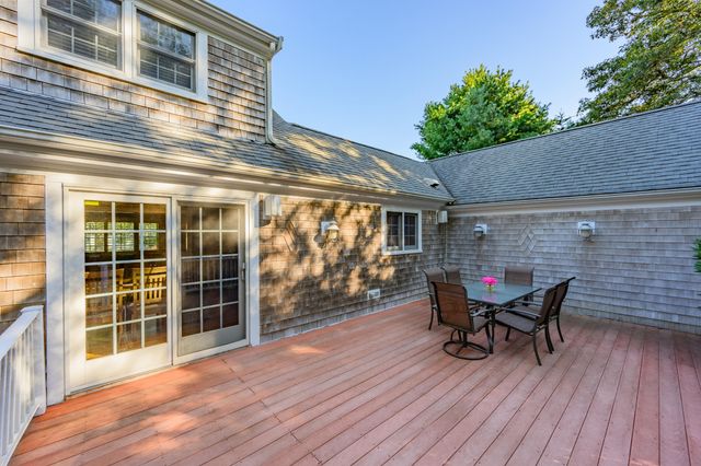 77 Robbins Street, Osterville, MA 02655