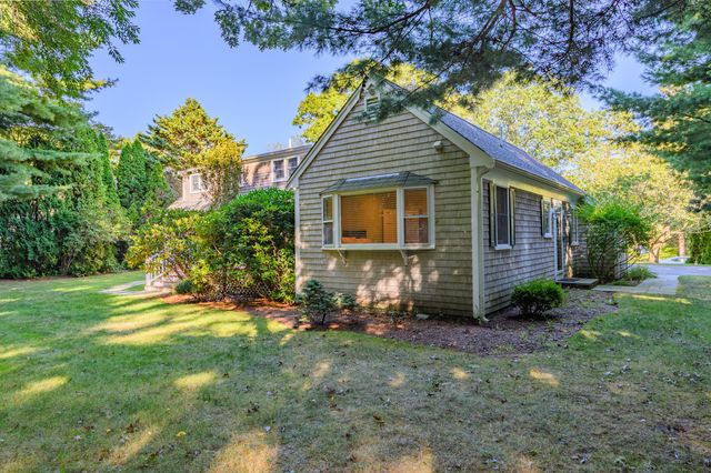 77 Robbins Street, Osterville, MA 02655