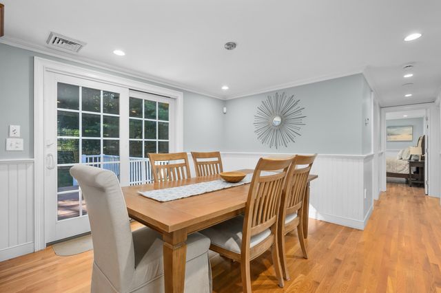 77 Robbins Street, Osterville, MA 02655