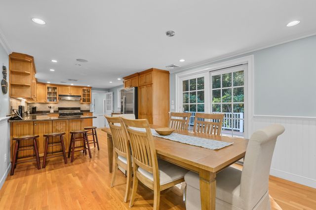 77 Robbins Street, Osterville, MA 02655