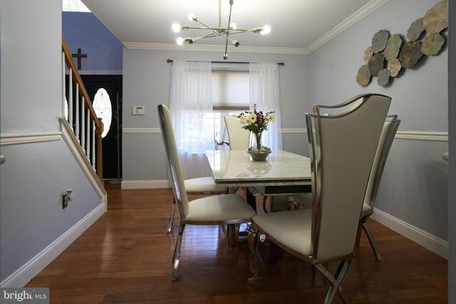 8905-00 SPRINGVIEW RD, Philadelphia, PA 19115